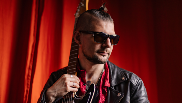 &copy; Mike Gotthard